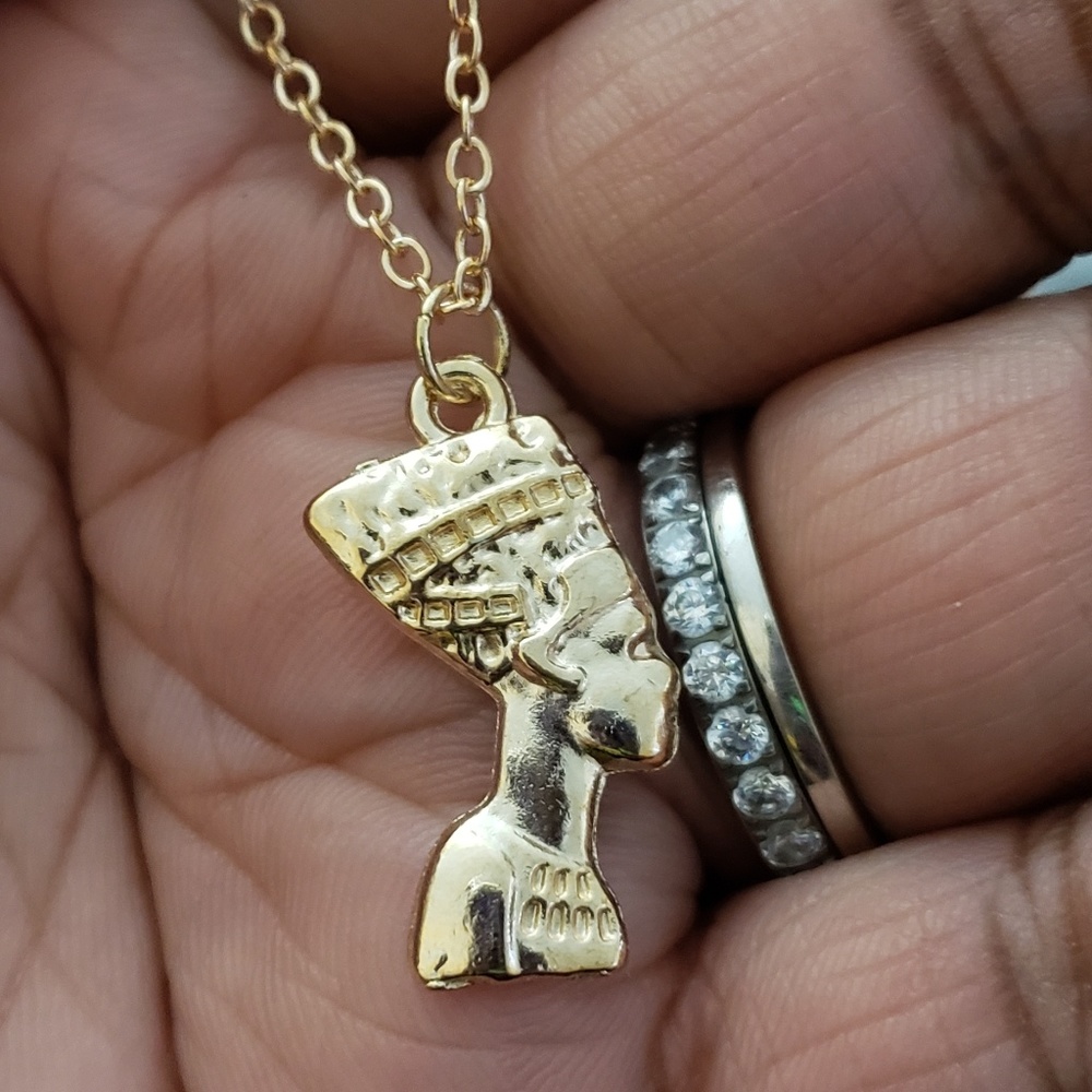 Nefertiti Egyptian Gold Tone Necklace D12 - Picture 3 of 3